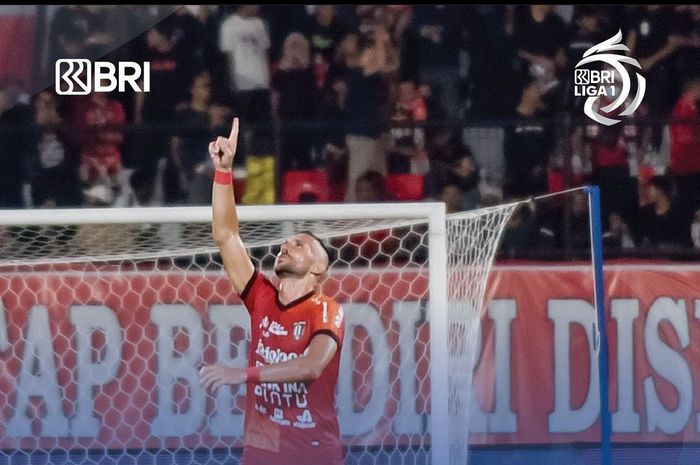 Pemain Bali united Ilija Spasojevic usai menjebol gawang RANS Nusantara FC pada laga pekan ketiga Liga 1 2022/2023 di Stadion Kapten I Wayan Dipta, Gianyar, Bali, Kamis (4/8/2022).