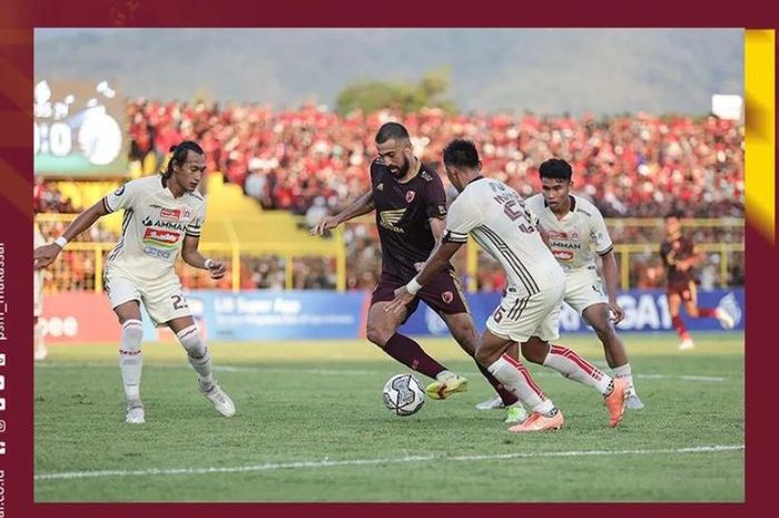 Laga pekan ketiga Liga 1 2022-2023 antara PSM Makassar vs Persija Jakarta digelar di Stadion B.J. Habibie, Pare-Pare, Sulawesi Selatan, Jumat (5/8/2022).  