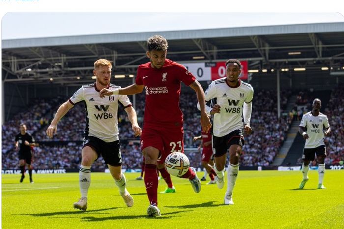 Dua kesialan yang dialami Luis Diaz dan gol Aleksandar Mitrovic membuat Liverpool tertinggal.