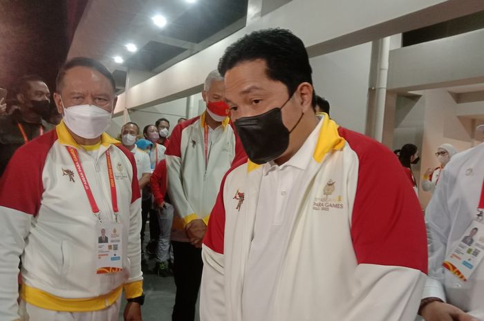 Mentri BUMN, Erick Thohir (kanan) dan Menpora, Zainuddin Amali (kiri) saat ditemui awak media seusai acara Closing Ceremony ASEAN Para Games 2022, Sabtu (6/8/2022)