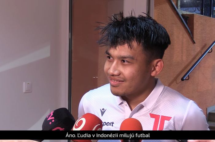 Witan Sulaeman saat sesi interview setelah laga antara AS Trencin melawan MFK Ruzomberok.