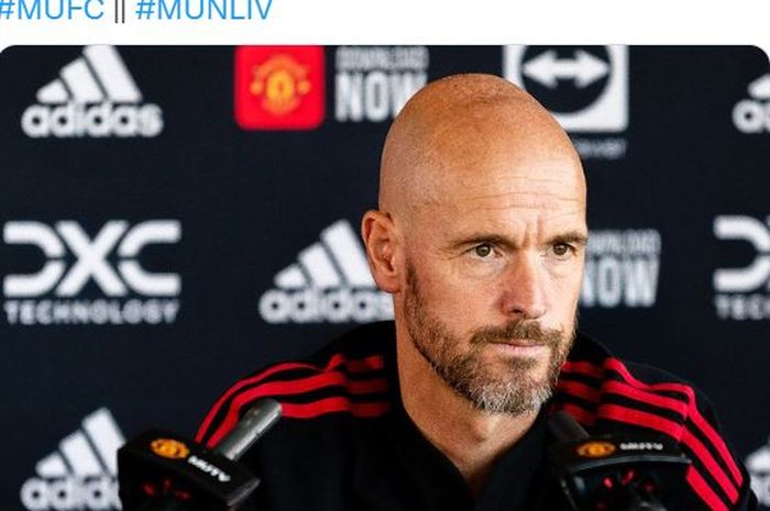 Pelatih Manchester United, Erik ten Hag, berbicara dalam konferensi pers pada Jumat (19/8/2022).