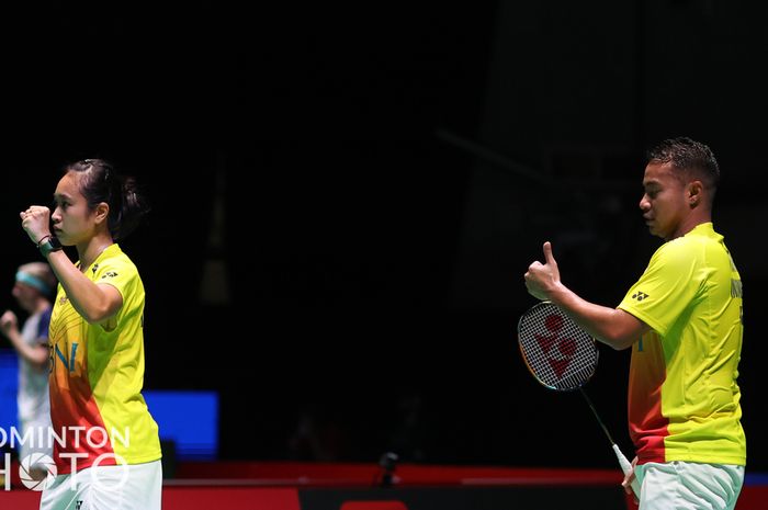 Pasangan ganda putra Indonesia, Rehan Naufal Kusharjanto/Lisa Ayu Kusumawati, menang atas Lee Jhe-Huei/Hsu Ya Ching dari Taiwan pada babak pertama Kejuaraan Dunia 2022 di Tokyo Metropolitan Gymansium, Jepang, 22 Agustus 2022.