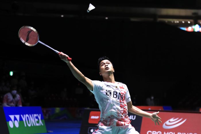 Pebulu tangkis tunggal putra Indonesia, Anthony Sinisuka Ginting, harus tersisih pada babak pertama Denmark Open 2022.