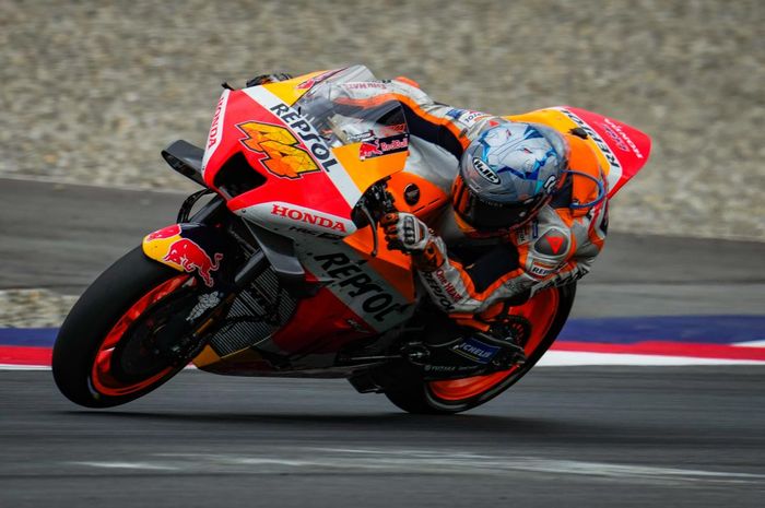 Pembalap Repsol Honda, Pol Espargaro kala mengaspal pada MotoGP Austria 2022 di Sirkuit Red Bull Ring.