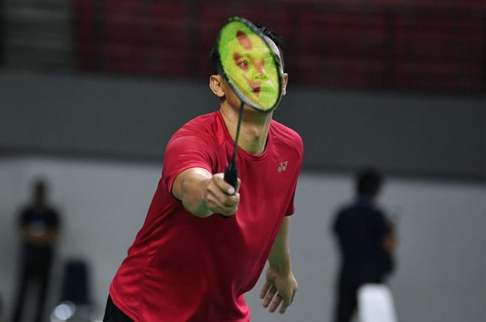 Tunggal putra SL3 asal Indonesia, Ukun Rukaendi, saat tampil di turnamen Para Badminton International 2022 yang berlangsung di di GOR Amongrogo, Yogyakarta, Kamis (25/08/2022).