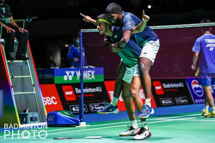 Ganda putra India, Satwiksairaj Rankireddy/Chirag Shetty, merayakan kemenangan di perempat final Kejuaraan Dunia 2022 di Tokyo, Jepang, Jumat (26/8/2022).