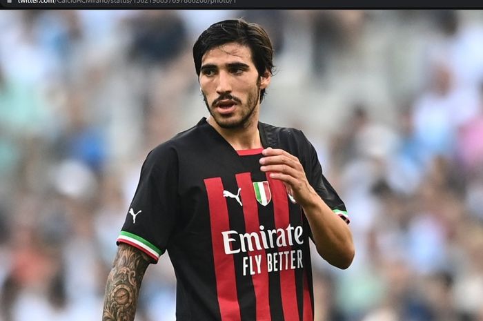 Gelandang bertahan AC Milan, Sandro Tonali, dikabarkan bakal segera meneken kontrak baru.