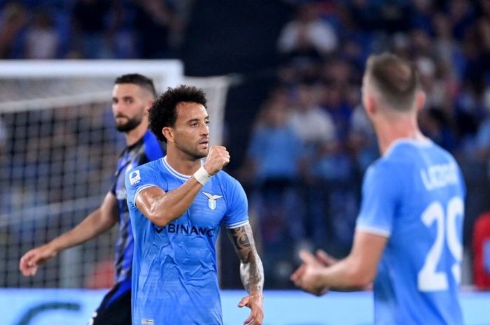 Pemain Lazio, Feliper Anderson, merayakan golnya ke gawang Inter Milan dalam pertandingan Liga Italia.