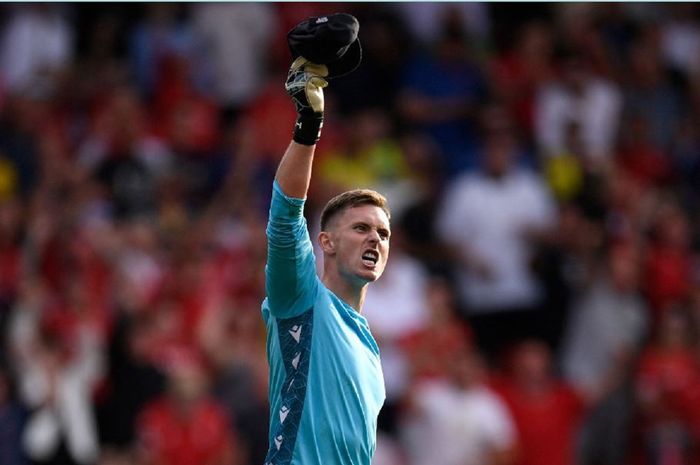 Penjaga gawang Nottingham Forest, Dean Henderson.