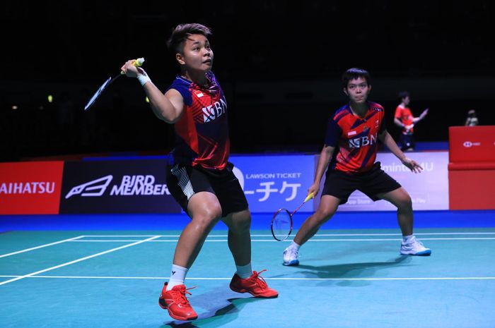 Pasangan ganda putri Indonesia, Apriyani Rahayu/Siti Fadia Silva Ramadhanti, dalam penampilan babak pertama Japan Open 2022 di Osaka, Jepang, Selasa (30/8/2022).