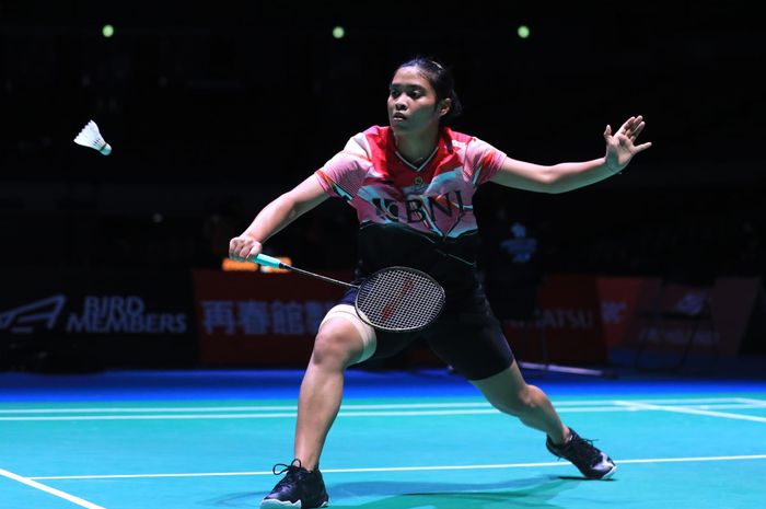 Pemain tunggal putri Indonesia, Gregoria Mariska Tunjung, saat menghadapi Yvonne Li dari Jerman pada babak pertama Japan Open 2022 di Maruzen Intec Arena Osaka, Jepang, 30 Agustus 2022. 