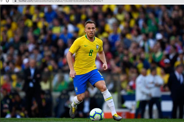 Arthur Melo saat membela timnas Brasil.