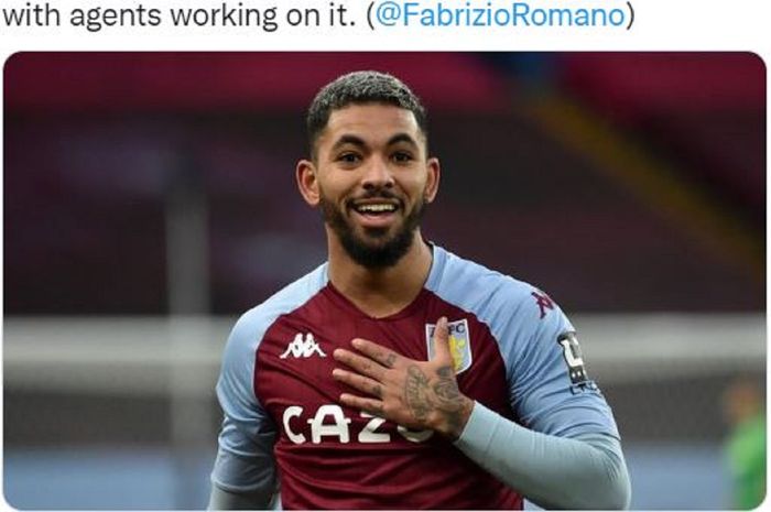 Gelandang Bertahan Aston Villa, Douglas Luiz.