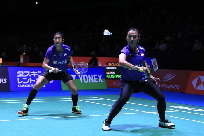 Pasangan ganda putri Indonesia, Febriana Dwipuji Kusuma/Amalia Cahaya Pratiwi, saat melawan Jeong Na Eun/Kim Hye Jeong (Korea Selatan) pada perempat final Japan Open 2022 di Maruzen Intec Arena Osaka, Osaka, Jepang, Jumat (2/9/2022).