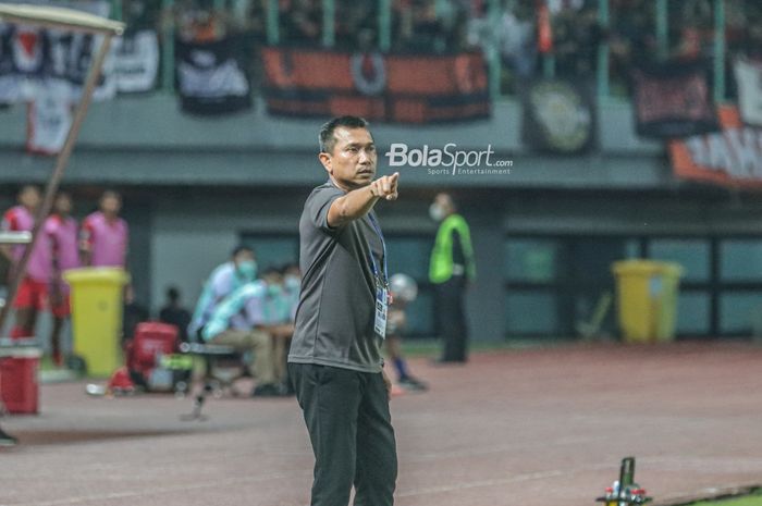 Pelatih Widodo Cahyono Putro menceritakan alasannya bergabung dengan Arema FC dan tekad membawa Singo Edan keluar dari zona degradasi.