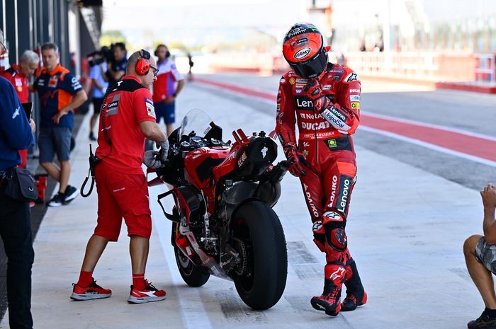 Pembalap Ducati Lenovo, Francesco Bagnaia pada sesi tes di Sirkuit Misano Italia, Rabu (7/9/2022)