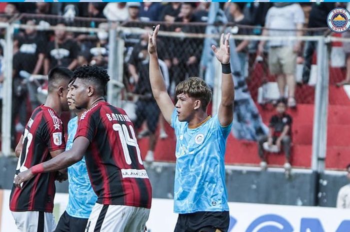 Pertandingan Liga 2 antara Sulut United vs Persipura di Stadion Klabat, Sabtu (10/9/2022).