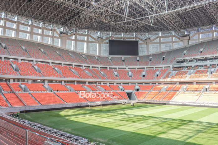 Suasana bagian dalam stadion JIS (Jakarta Internasional Stadium) pada 12 September 2022.