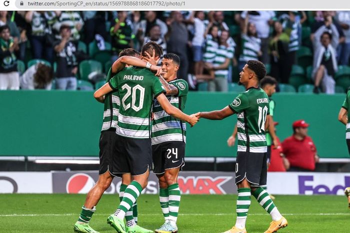 Para pemain Sporting CP merayakan gol ke gawang Tottenham Hotspur pada matchday kedua babak penyisihan Grup Liga Champions 2022-2023, Selasa (13/9/2022).