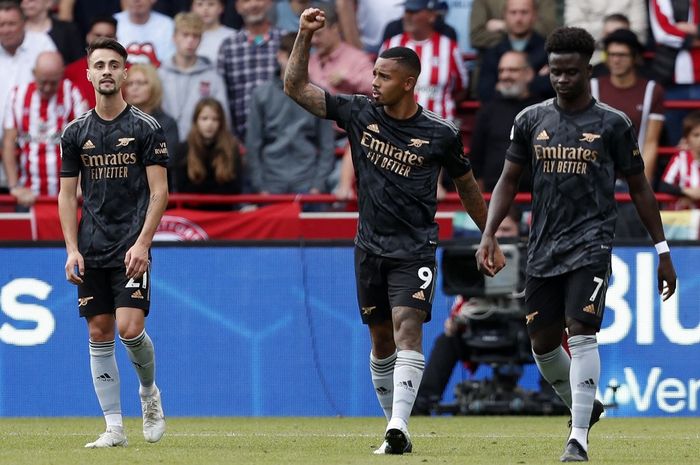 Striker Arsenal, Gabriel Jesus, merayakan gol ke gawang Brentford dalam laga Liga Inggris di Stadion Gtech Community, Minggu (18/9/2022).