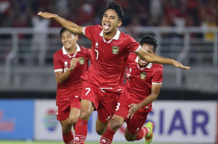 Marselino lakukan selebarasi ke gawang Vietnam di laga terakhir Grup F Kualifikasi Piala Asia U-20 2023.