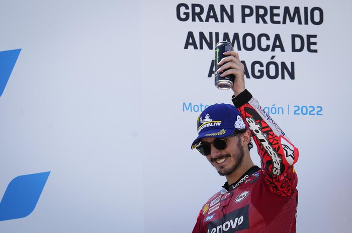 Selebrasi pembalap Ducati Francesco Bagnaia usai finis kedua pada MotoGP Aragon 2022, Minggu (18/9/2022)