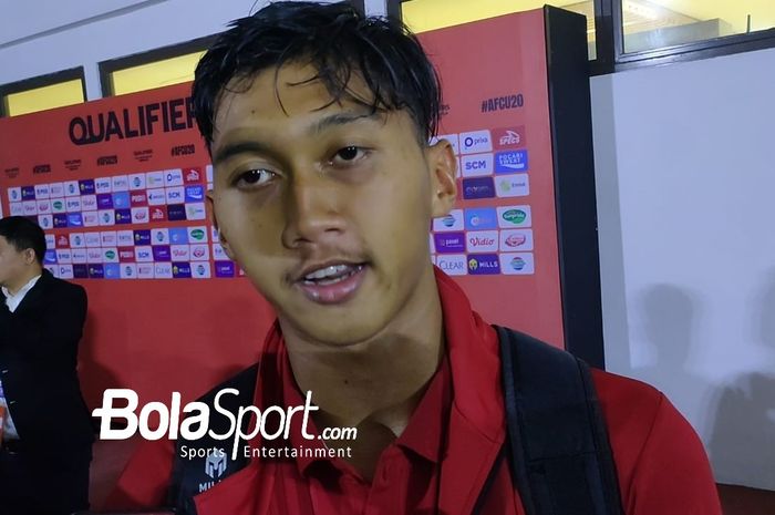 Kiper timnas U-20 Indonesia, Aditya Arya usai laga melawan Vietnam yang berakhir untuk kemenangan Garuda Nusantara 3-2 di Stadion Gelora Bung Tomo (GBT) di gup F Kualifikasi Piala Asia U-20 2023, Minggu (18/9/2022).