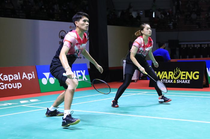 Pasangan ganda campuran, Adnan Maulana/Indah Cahya Sari Jamil saat tampil melawan wakil Taiwan, Tseng Ping-Chiang/Sung Yu-Hsuan pada babak 32 besar di International Series 2022, Rabu (21/9/2022).