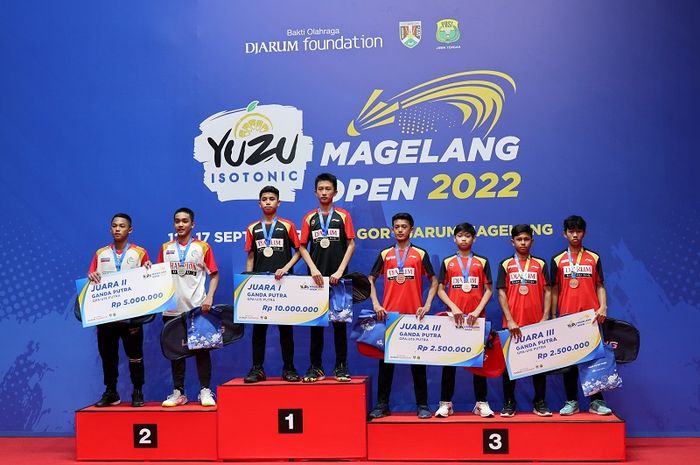 Podium ganda putra Magelang Open 2022 di GOR Djarum, Magelang, Sabtu (17/9/2022).