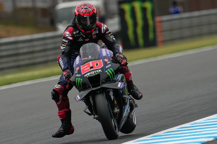 Pembalap Monster Energy Yamaha, Fabio Quartararo, saat beraksi pada sesi latihan bebas  MotoGP Jepang 2022 di Sirkuit Motegi, Jumat (23/9/2022).