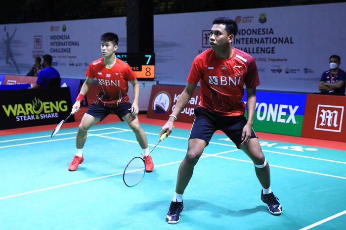 Pasangan ganda putra ,Teges Satriaji Cahyo Hutomo/Christopher David Wijaya saat tampil pada babak 32 besar Indonesia International Challenge 2022 di  di GOR Among Raga, Yogyakarta, Selasa (27/9/2022)  