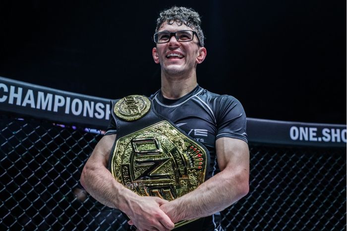 Mikey Musumeci dinobatkan sebagai juara submission grappling pertama ONE Championship setelah mengalahkan Cleber Sousa di ONE Fight Night 2, Sabtu (1/10/2022) di Singapura.