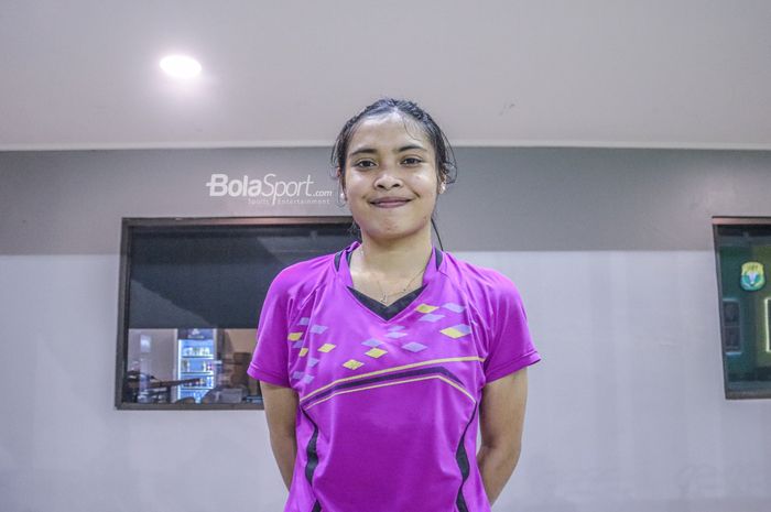 Atlet bulu tangkis tunggal putri Indonesia, Gregoria Mariska Tanjung, tampak sumringah saat ditemui awak media di Pelatnas PBSI, Cipayung, Jakarta Timur, 5 Oktober 2022.