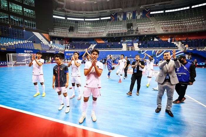 Timnas Futsal Indonesia usai laga lawan jepang di babak perempat final Piala Asia Futsal 2022, Selasa (4/10/2022).