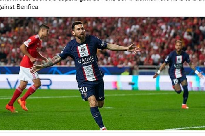 Penyerang Paris Saint-Germain, Lionel Messi, merayakan gol ke gawang Benfica dalam laga Grup H Liga Champions di Stadion da Luz, Rabu (5/10/2022).