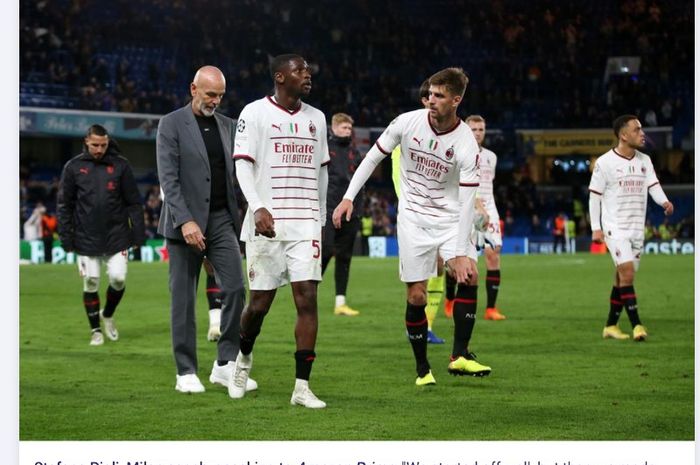 Ekspresi pelatih AC Milan, Stefano Pioli, usai laga Liga Champions versus Chelsea di Stamford Bridge, London, Kamis (6/10/2022)