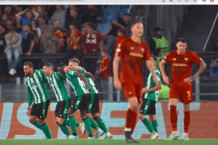 AS Roma mengalami kekalahan saat menjamu Real Betis di Stadion Olimpico dalam matchday ketiga babak penyisihan Grup C Liga Europa 2022-2023, Kamis (6/10/2022).