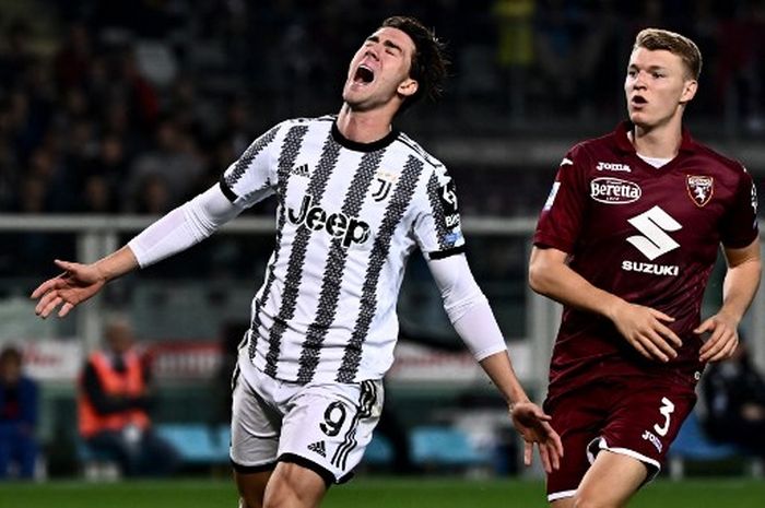 Selebrasi striker Juventus, Dusan Vlahovic, usai menjebol gawang Torino dalam duel Liga Italia (15/10/2022).