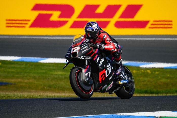 Pembalap Aprilia Racing, Maverick Vinales pada sesi balapan MotoGP Australia 2022 di Sirkuit Phillip Island, Minggu (16/10/2022)