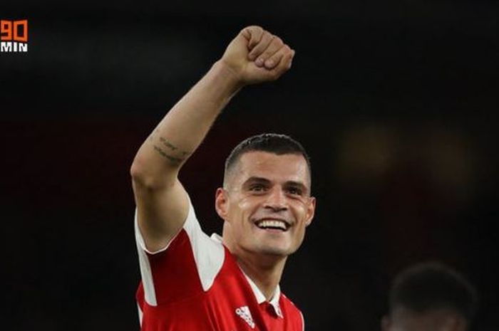 Gelandang Arsenal, Granit Xhaka, merayakan gol ke gawang PSV Eindhoven dalam laga Grup A Liga Europa di Stadion Emirates, Kamis (20/10/2022).