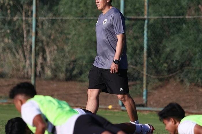 Cho Byung-kuk memimpin latihan timnas U-20 Indonesia yang sedang menjalani TC di Turki.