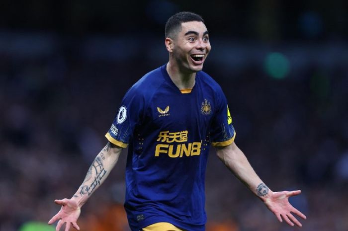 Gelandang Newcastle United, Miguel Almiron, saat merayakan golnya yang dicetak ke gawang Tottenham Hotspur pada partai pekan ke-13 Liga Inggris 2022-2023, Minggu (23/10/2022).