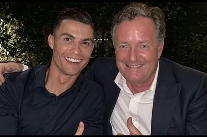 Jurnalis Piers Morgan bersama bintang Manchester United Cristiano Ronaldo.