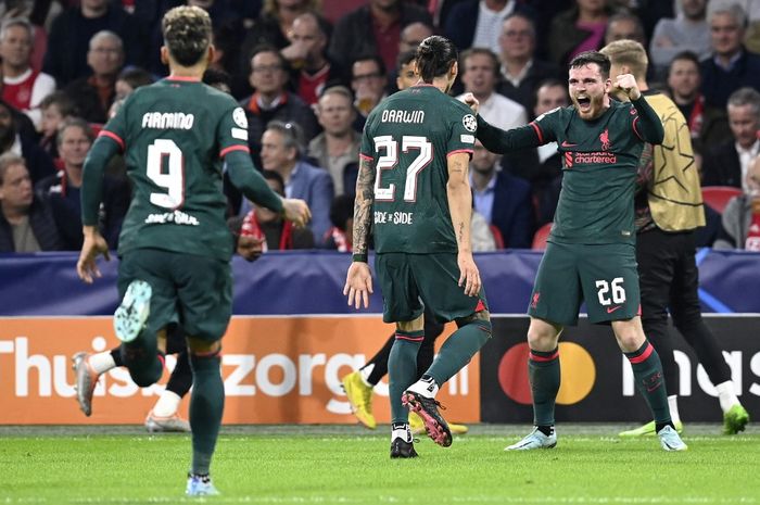 Penyerang Liverpool, Darwin Nunez, merayakan gol ke gawang Ajax dalam matchday 5 babak penyisihan Grup A Liga Champions 2022-2023 di Johan Cruijff ArenA, Rabu (26/10/2022).