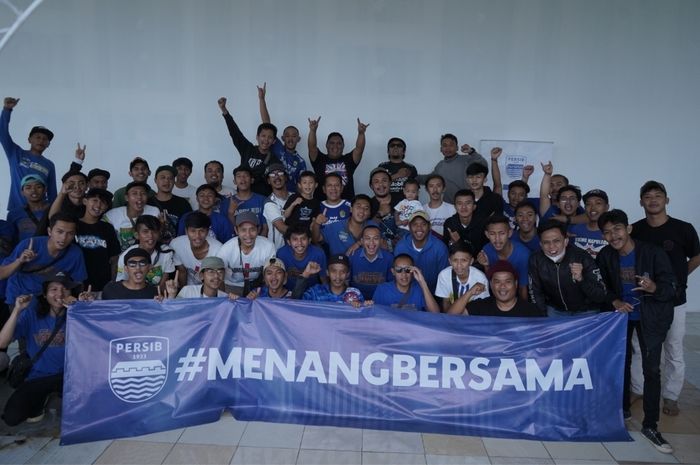 Persib Bandung menjalin lebih dekat dengan Viking menyambut Hari Raya Sumpah Pemuda