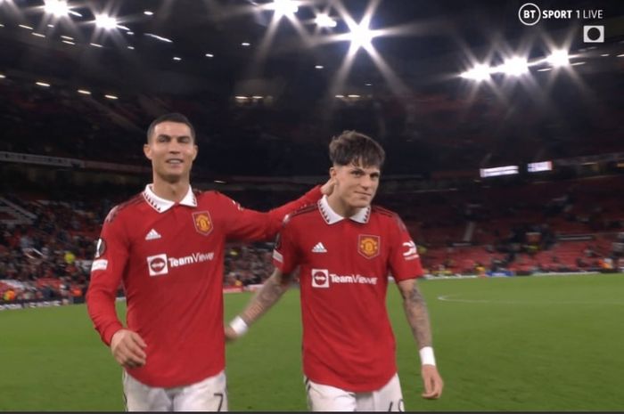 Dua pemain Manchester United, Cristiano Ronaldo (kiri) dan Alejandro Garnacho dalam duel kontra Sheriff Tiraspol di Liga Europa.