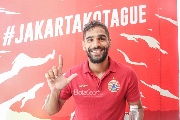 Striker Persija Jakarta, Abdulla Yusuf Helal, saat ditemui BolaSport.com di Persija Official Store, Jakarta, 30 Oktober 2022.