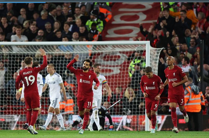 Mohamed Salah mencetak gol penyeimbang ke gawang Leeds United di Stadion Anfield.