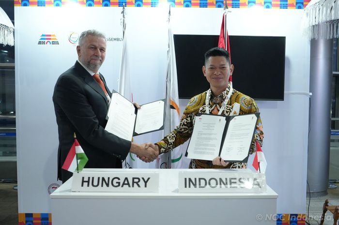 NOC Indonesia melakukan penandatanganan nota kesepahaman dengan NOC Hungaria di Seoul, Korea Selatan, 31 Oktober 2022. Tampak dalam gambar Presiden NOC Indonesia, Raja Sapta Oktohari (kanan).